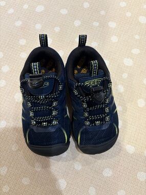Keen Kids Navy and Neon Yellow Lace-Free Sneakers